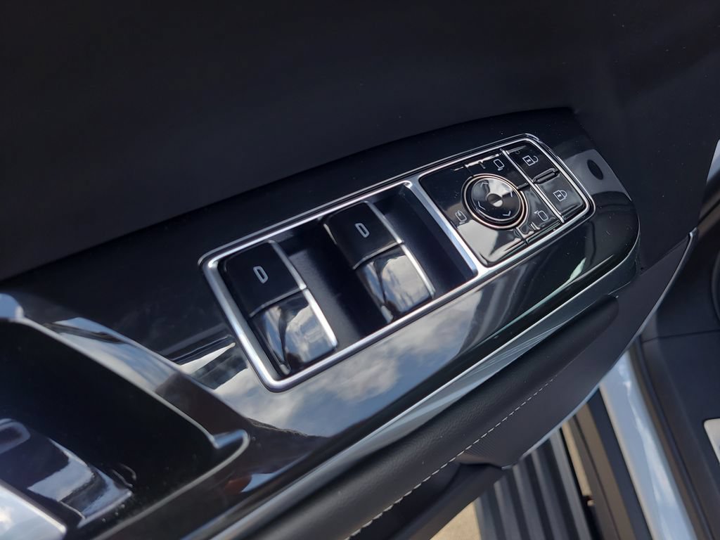 Used 2026 Cadillac Escalade V w/ LPO, ONYX Package AWD/4WD image 20