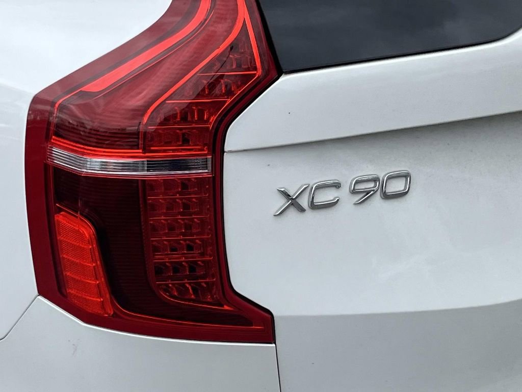 Used 2024 Volvo XC90 T8 Plus w/ Protection Package Premier image 10