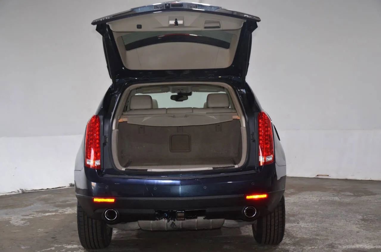 Used 2016 Cadillac SRX Luxury w/ Driver Awareness Package image 10