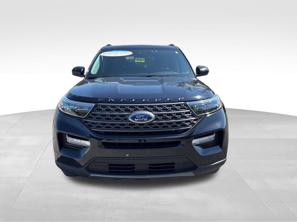 Used 2023 Ford Explorer XLT w/ Equipment Group 202A AWD/4WD image 3