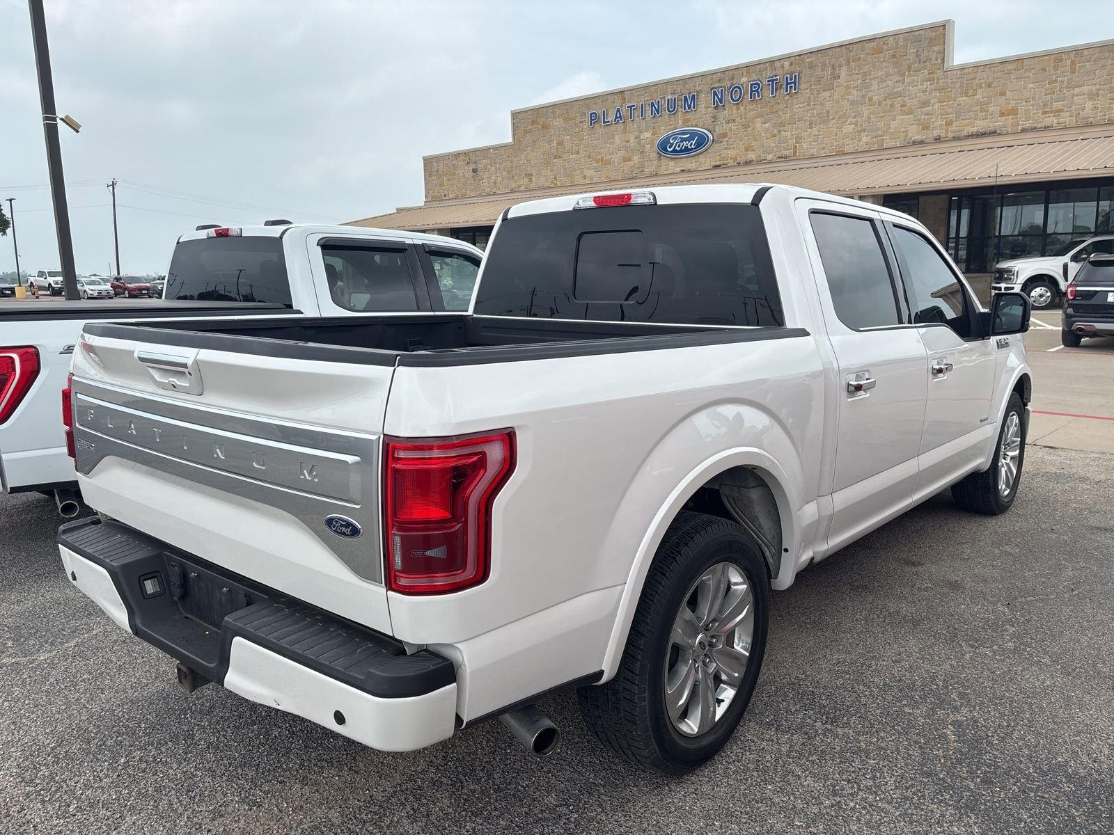 Used 2017 Ford F150 Platinum w/ Equipment Group 701A Luxury RWD image 5