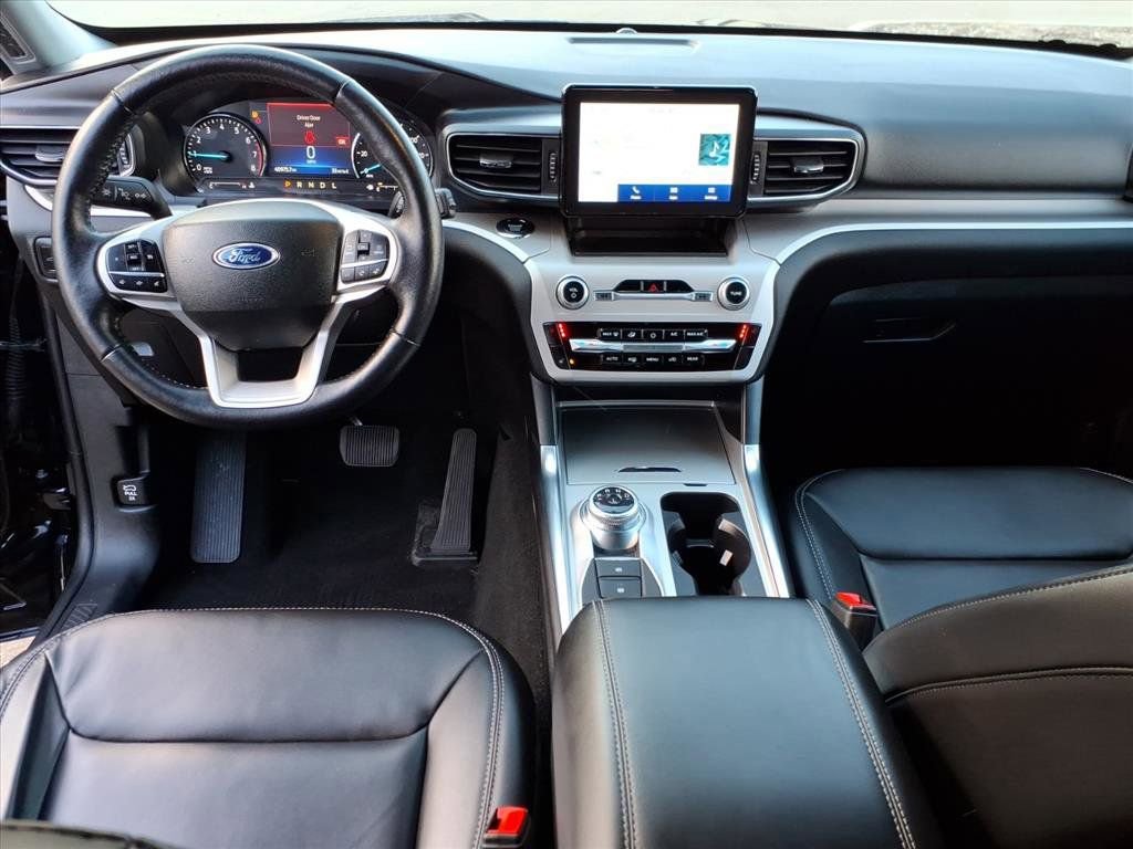 Used 2023 Ford Explorer XLT w/ Equipment Group 202A image 12