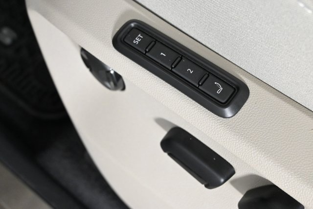 New 2025 Volkswagen Atlas SEL Premium R-Line image 23