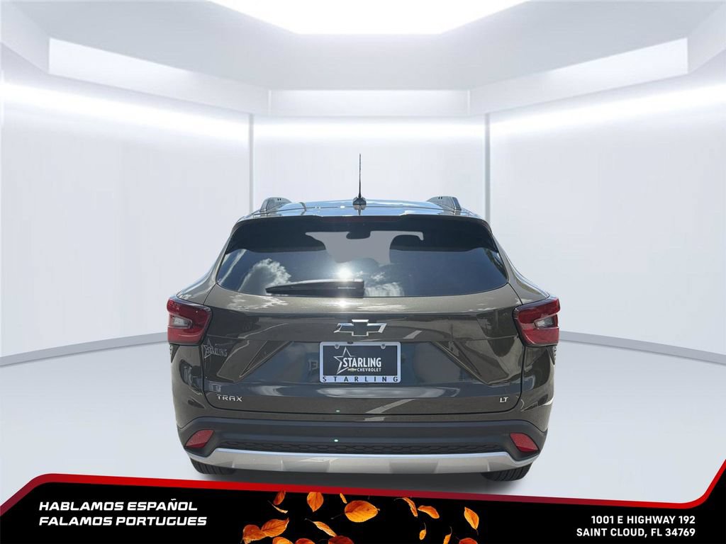 Used 2024 Chevrolet Trax LT w/ Driver Confidence Package FWD image 5