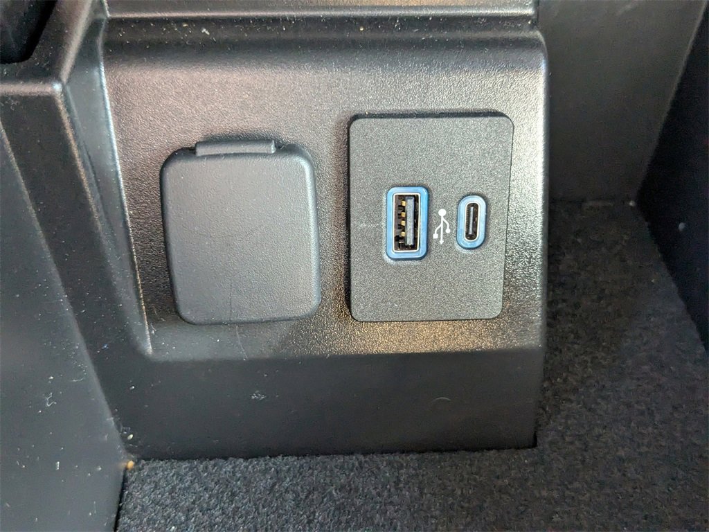 Used 2022 Ford Explorer Platinum w/ Equipment Group 601A image 18