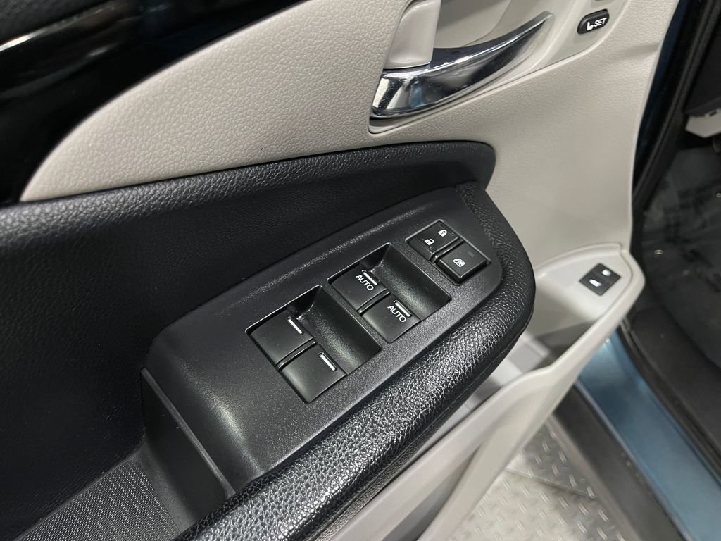 Used 2016 Honda Pilot Elite image 16