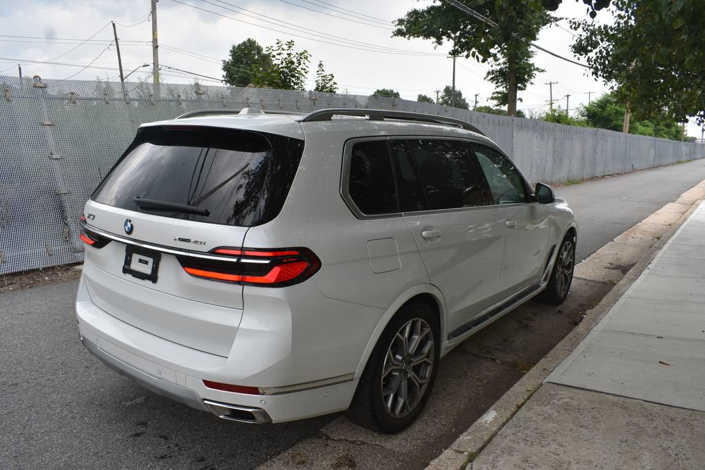 Used 2026 BMW X7 xDrive40i AWD/4WD image 5