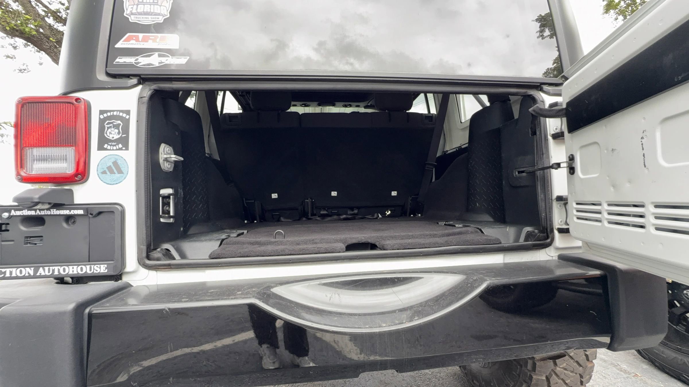 Used 2018 Jeep Wrangler Unlimited Sport AWD/4WD image 25
