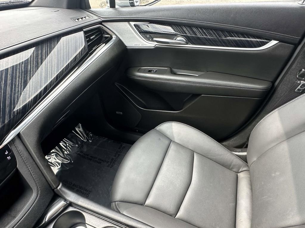Used 2023 Cadillac XT6 Premium Luxury w/ LPO, Floor Liner Package image 35