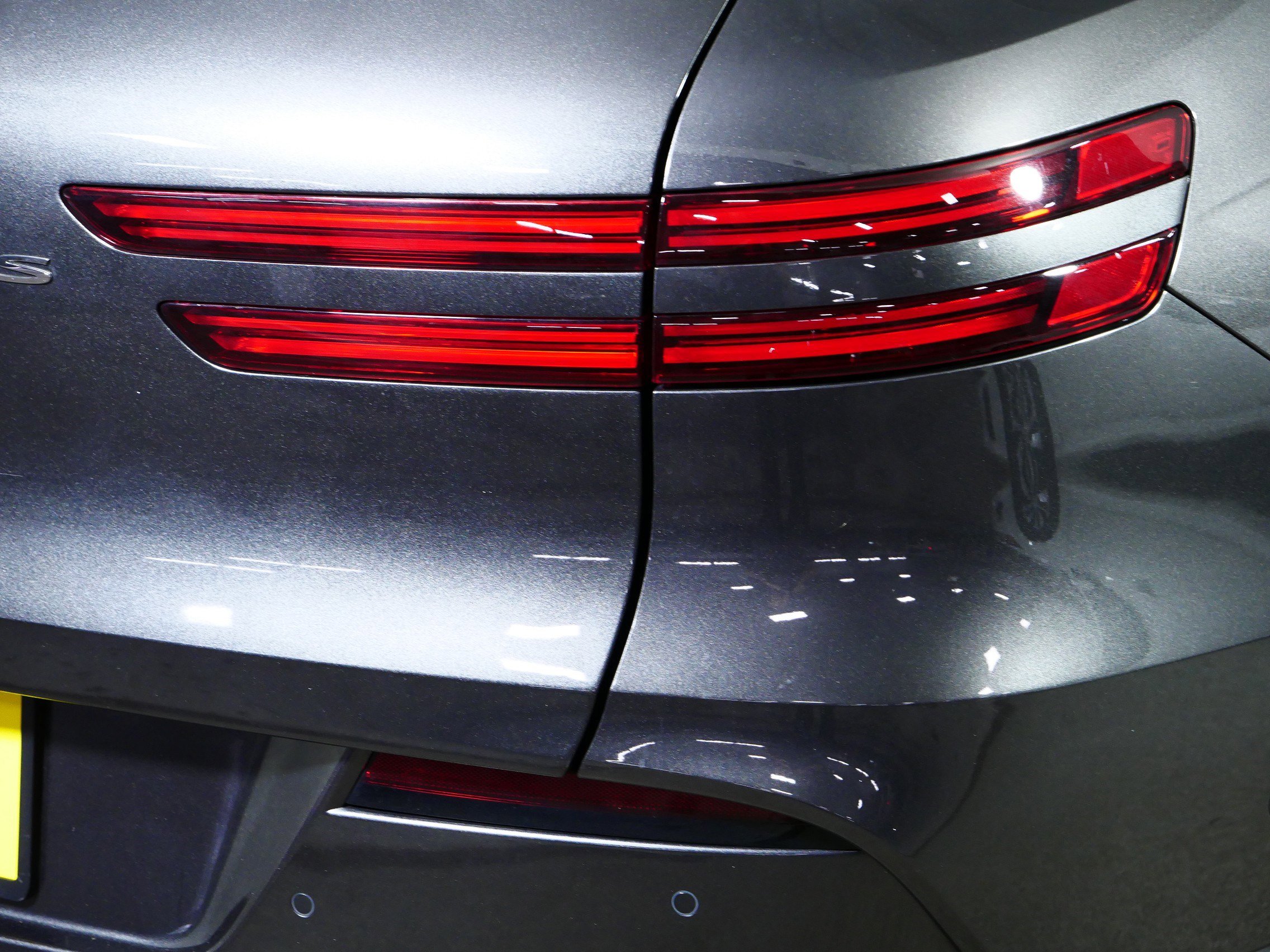 Certified 2025 Genesis Electrified GV70 AWD/4WD image 17
