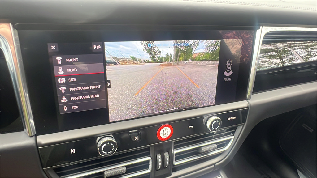 Certified 2025 Porsche Macan S AWD/4WD image 29