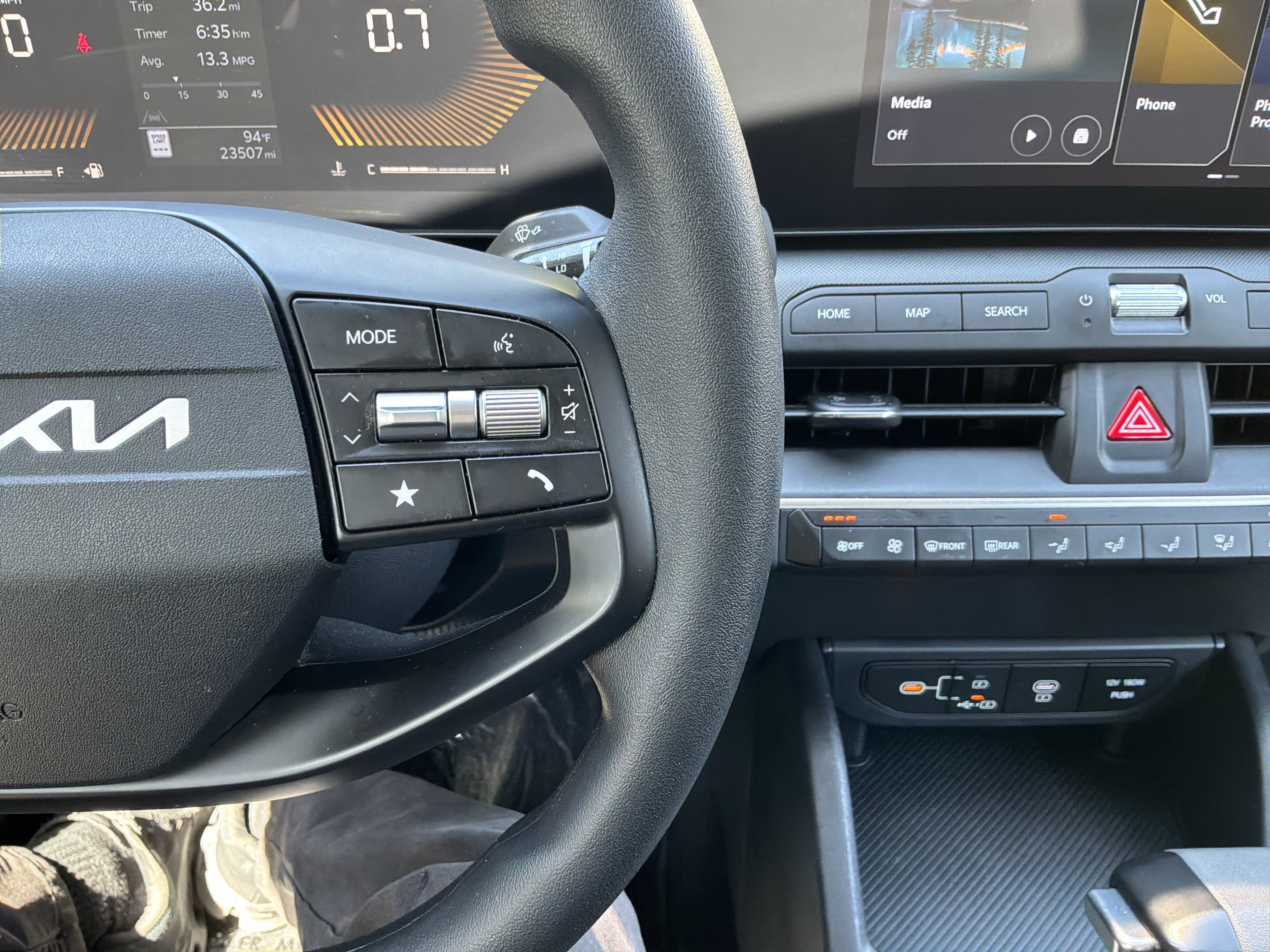 Used 2025 Kia K4 FWD image 20