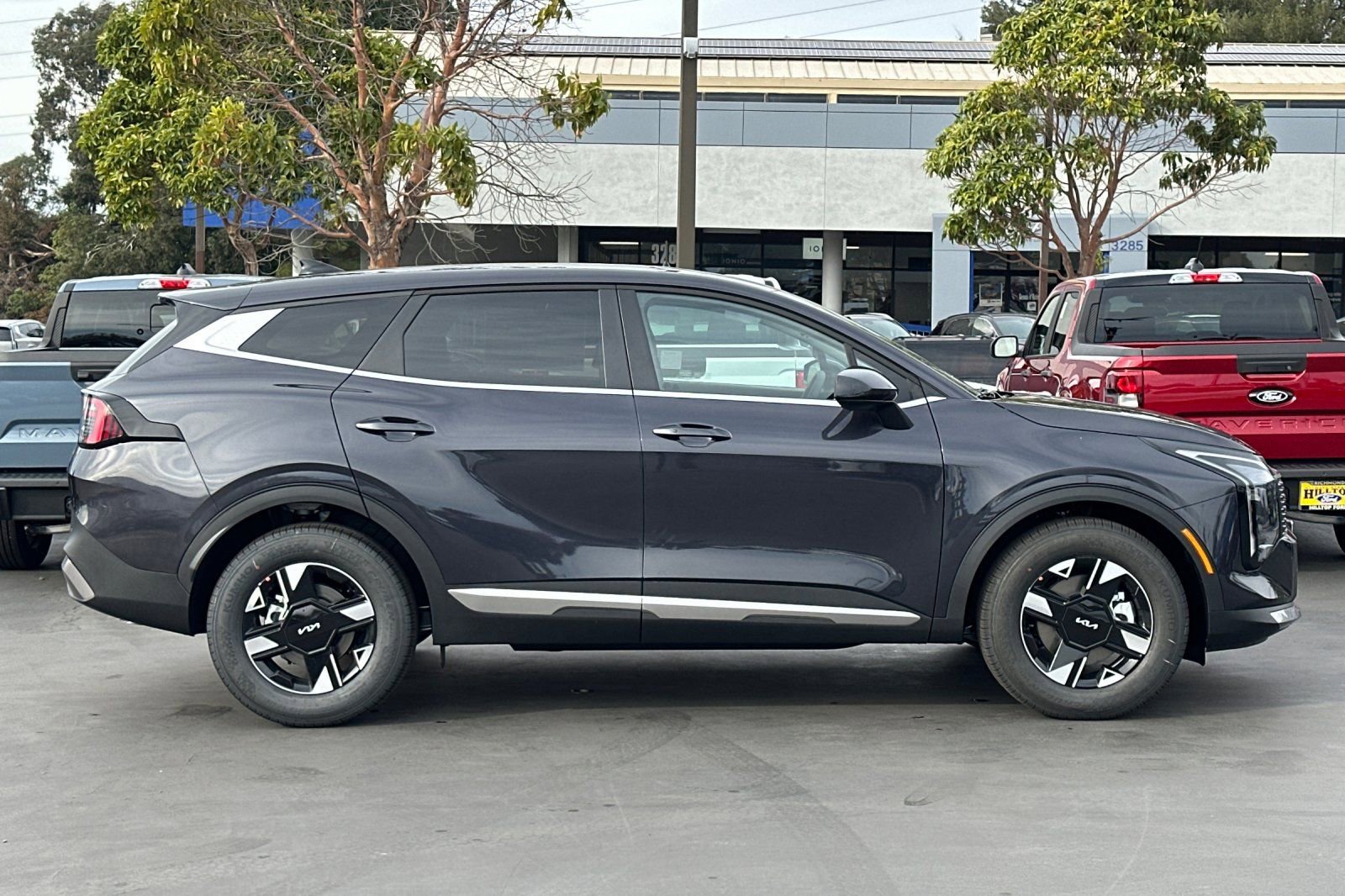 New 2026 Kia Sportage LX FWD video 3