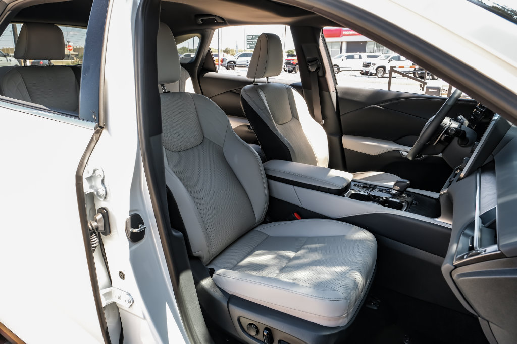 Used 2024 Lexus RX 350 Premium w/ Accessory Package (Z1) AWD/4WD image 46