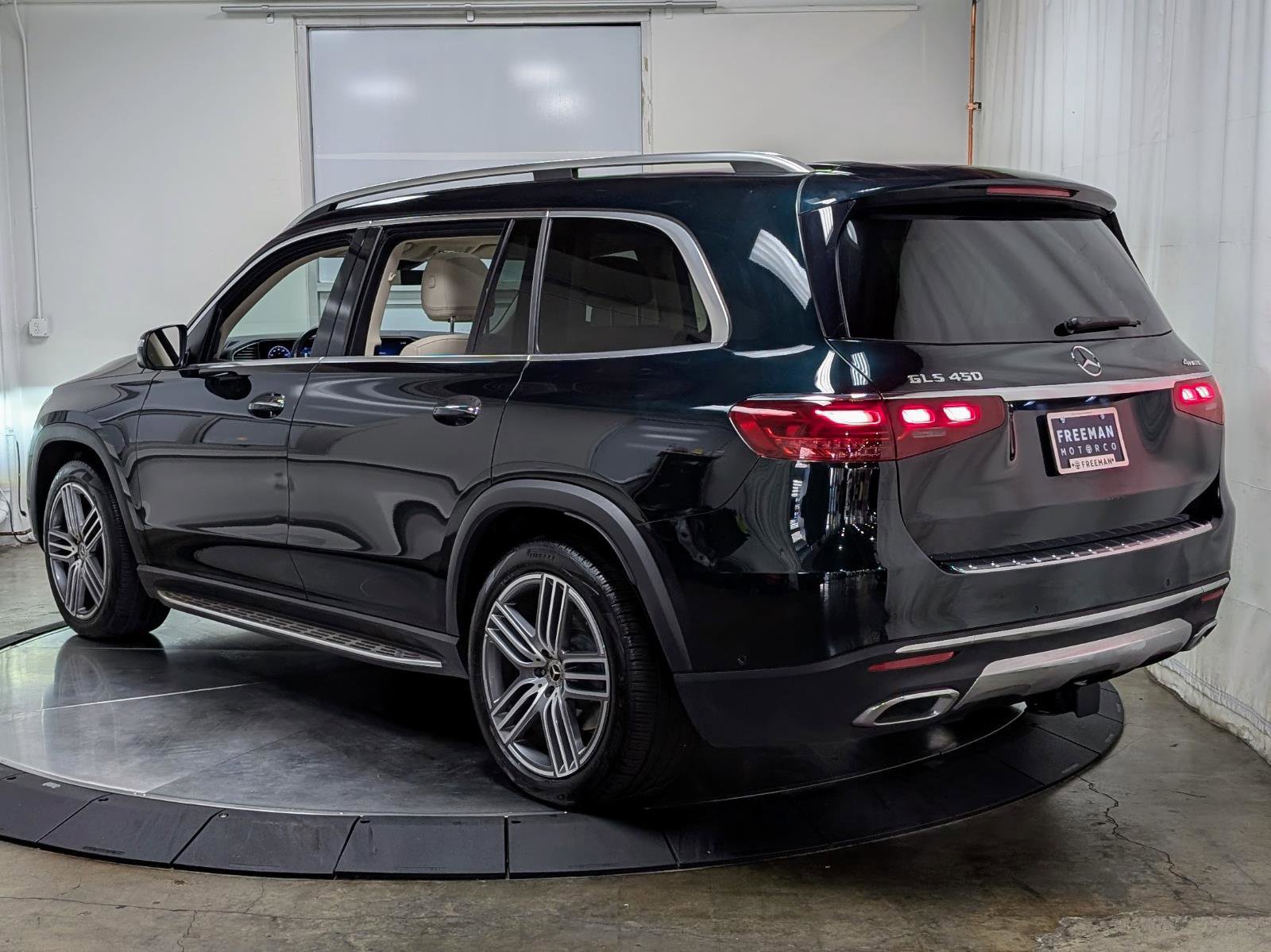 Used 2024 Mercedes-Benz GLS 450 4MATIC image 7