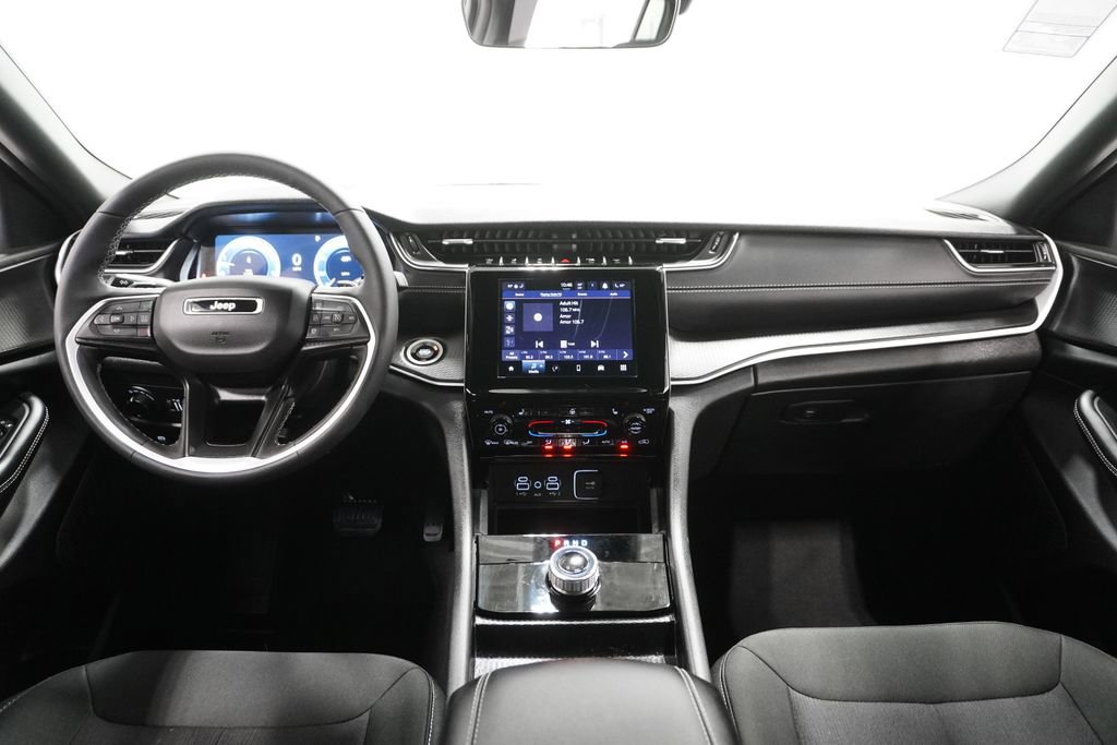 New 2025 Jeep Grand Cherokee L Laredo w/ Luxury Tech Group I image 9