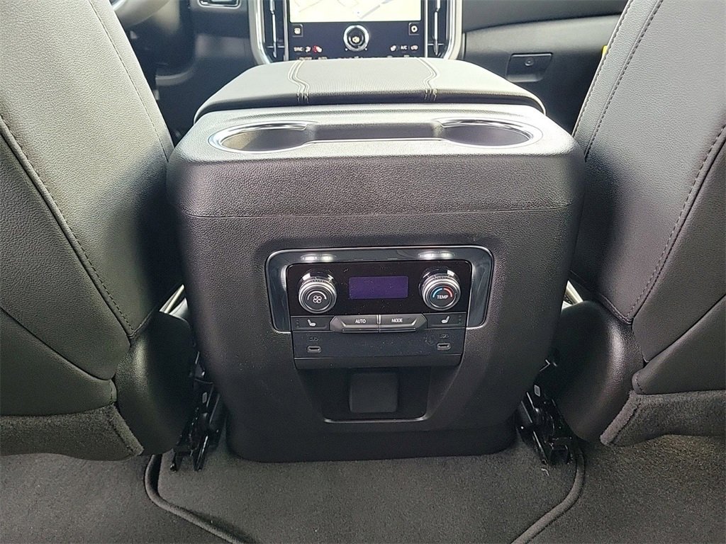 New 2026 GMC Yukon Elevation image 10