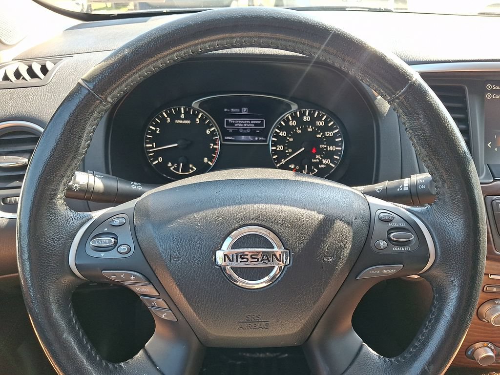 Used 2018 Nissan Pathfinder Platinum AWD/4WD image 23