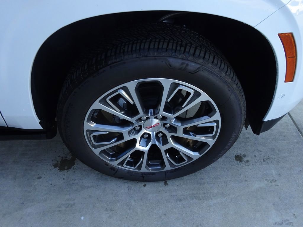 Certified 2026 GMC Yukon Denali w/ Denali Reserve Package image 13