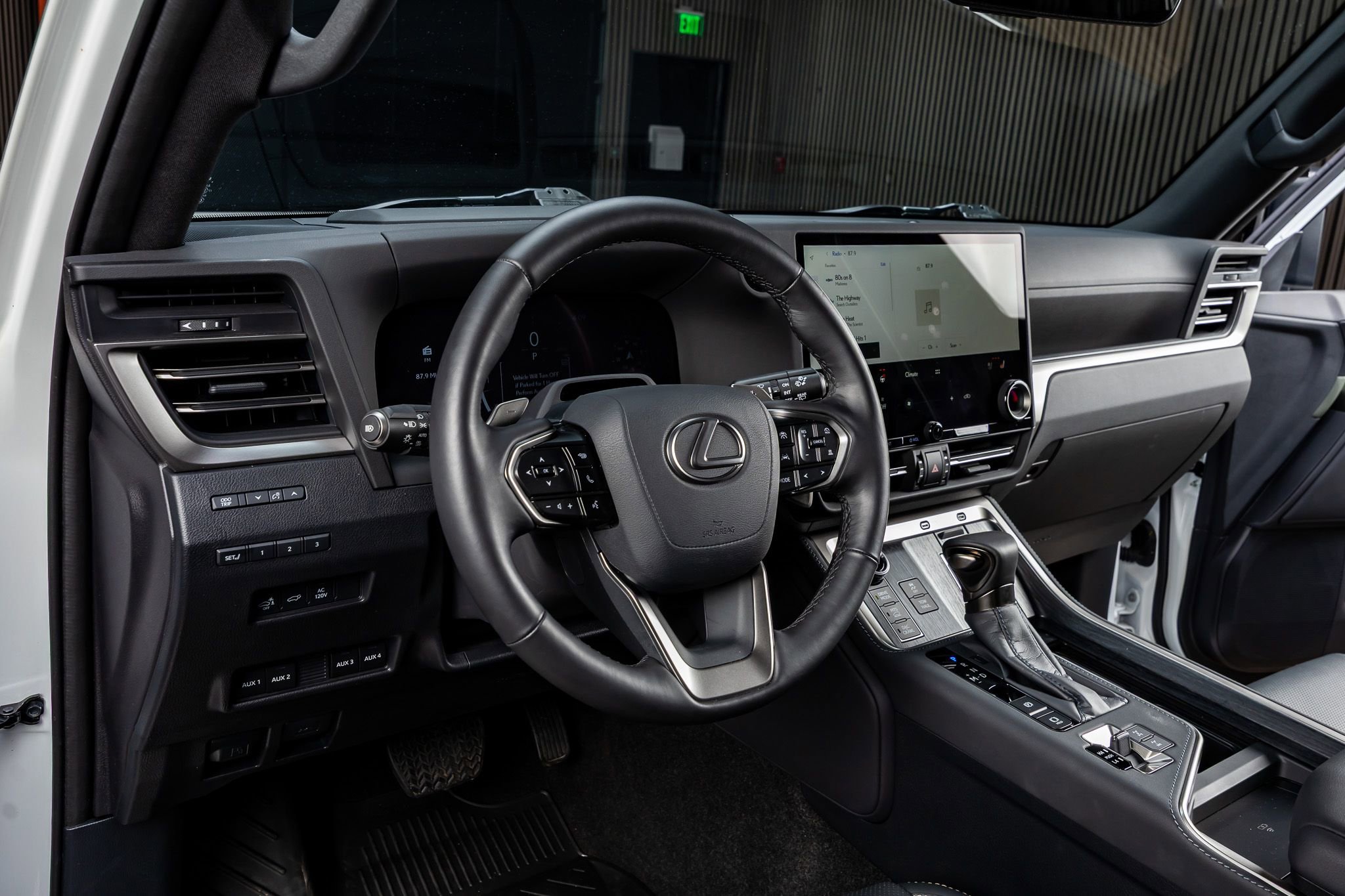 Used 2025 Lexus GX 550 image 17