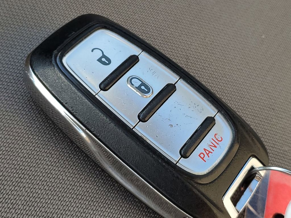 Used 2019 Chrysler Pacifica LX image 38