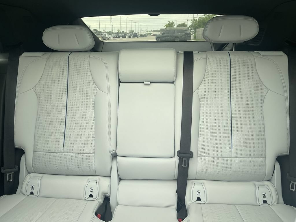 Certified 2025 Cadillac Lyriq Luxury AWD/4WD image 37