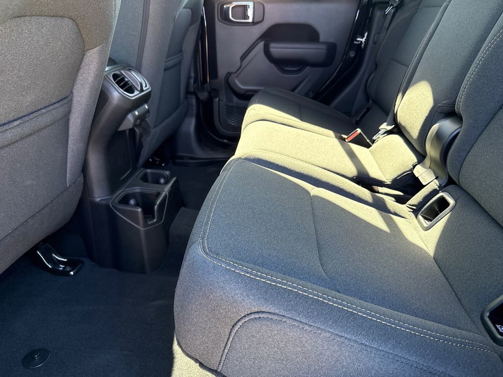 New 2025 Jeep Gladiator Sport AWD/4WD image 18
