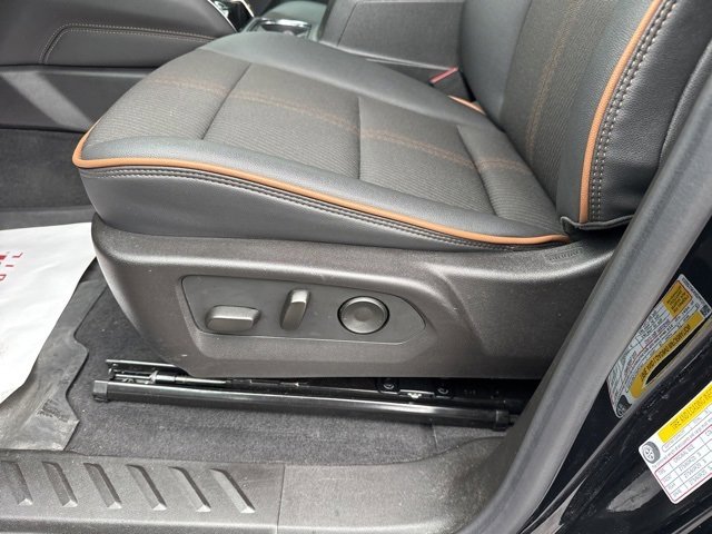 Used 2024 GMC Canyon AT4 image 18