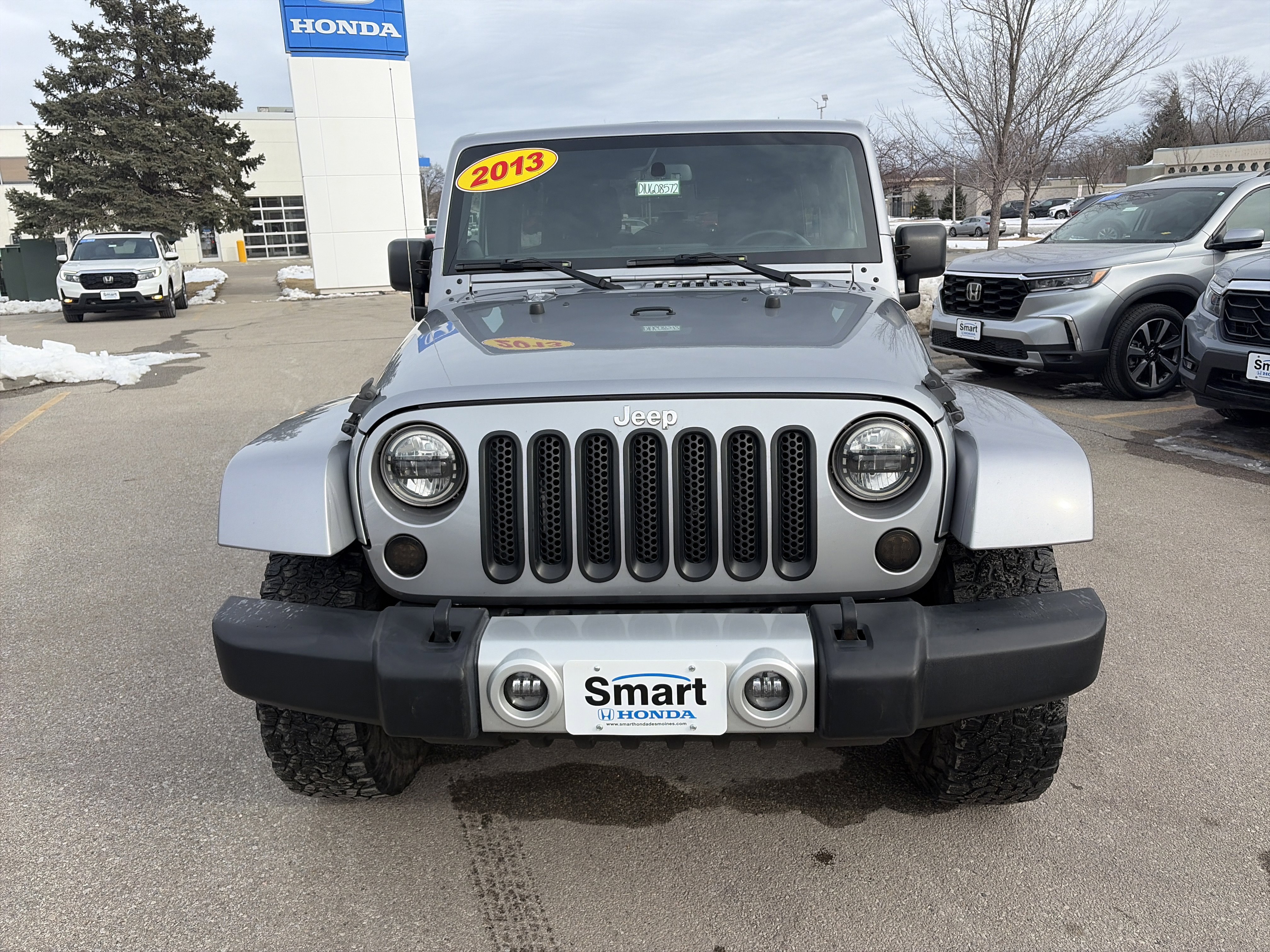 Used 2013 Jeep Wrangler Unlimited Sahara w/ Connectivity Group image 4