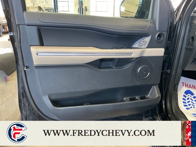 Used 2024 Ford Expedition Limited image 9