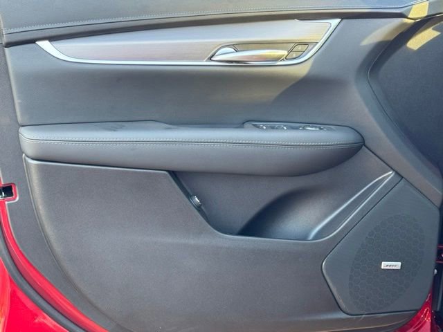 New 2025 Cadillac XT5 Luxury image 15
