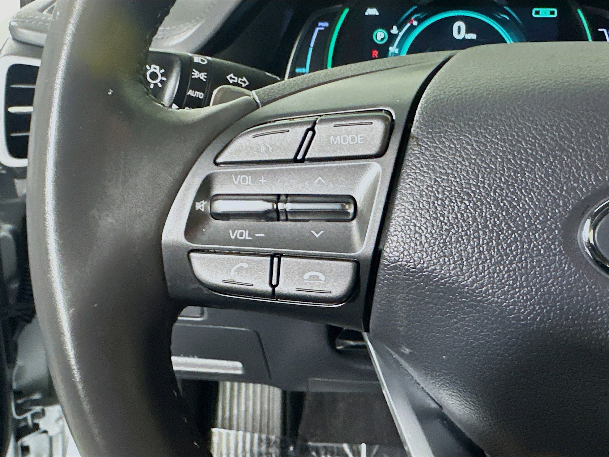 Used 2022 Hyundai Ioniq SE image 16