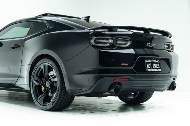 Used 2019 Chevrolet Camaro SS w/ Black Appearance Package RWD image 20