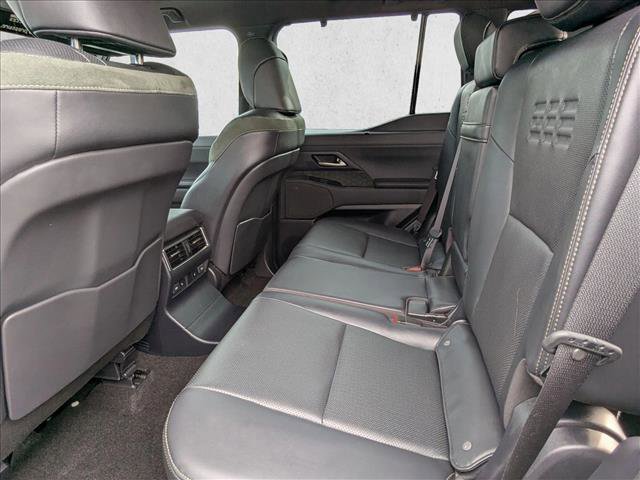 Used 2024 Lexus GX 550 image 18