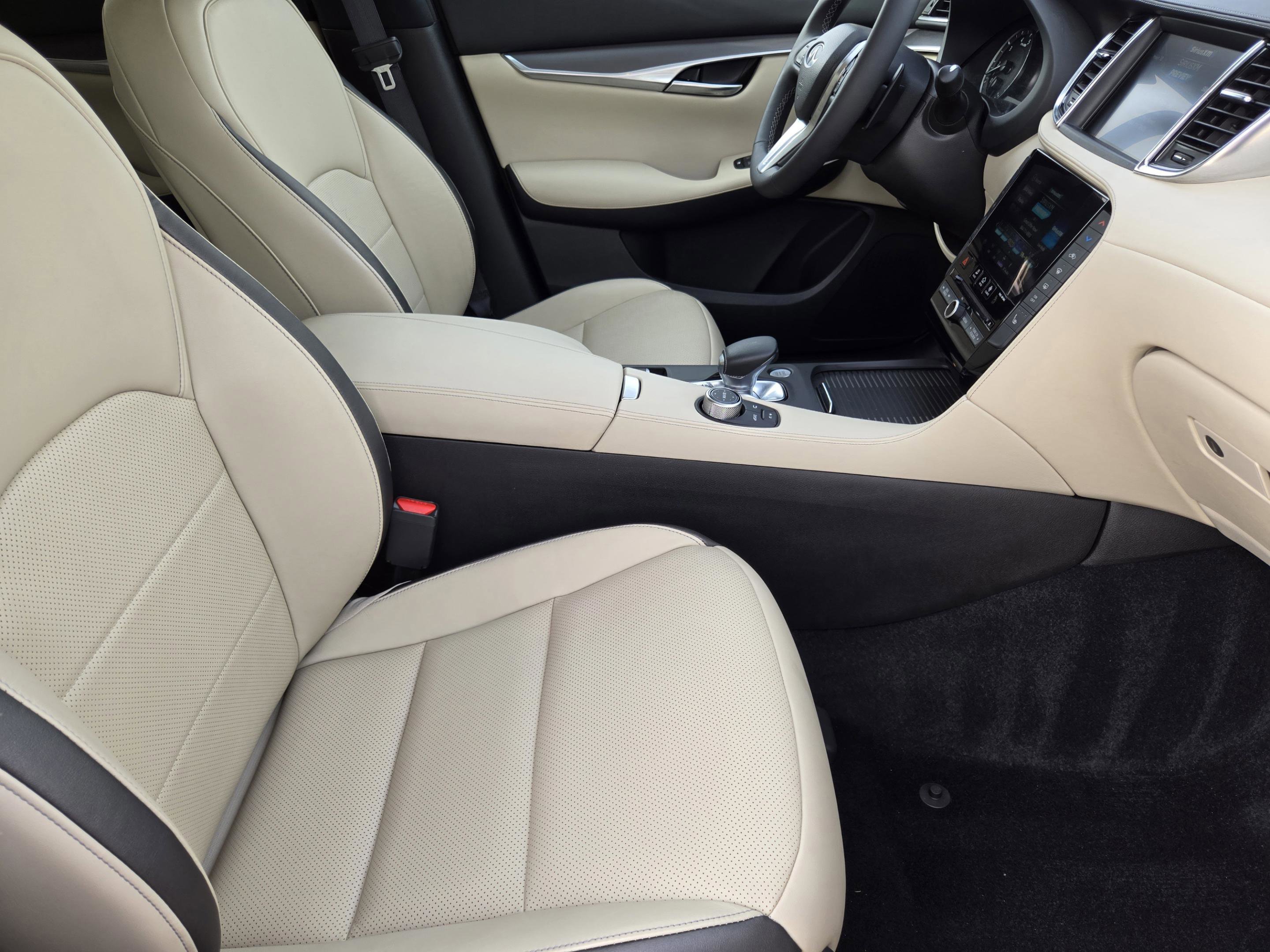 Used 2022 INFINITI QX50 Luxe AWD/4WD image 10