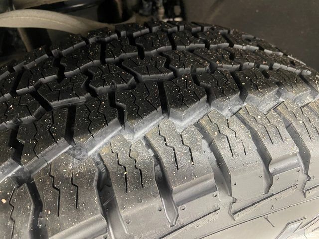 Used 2022 Chevrolet Silverado 1500 LTZ w/ Z71 Off-Road Package image 8