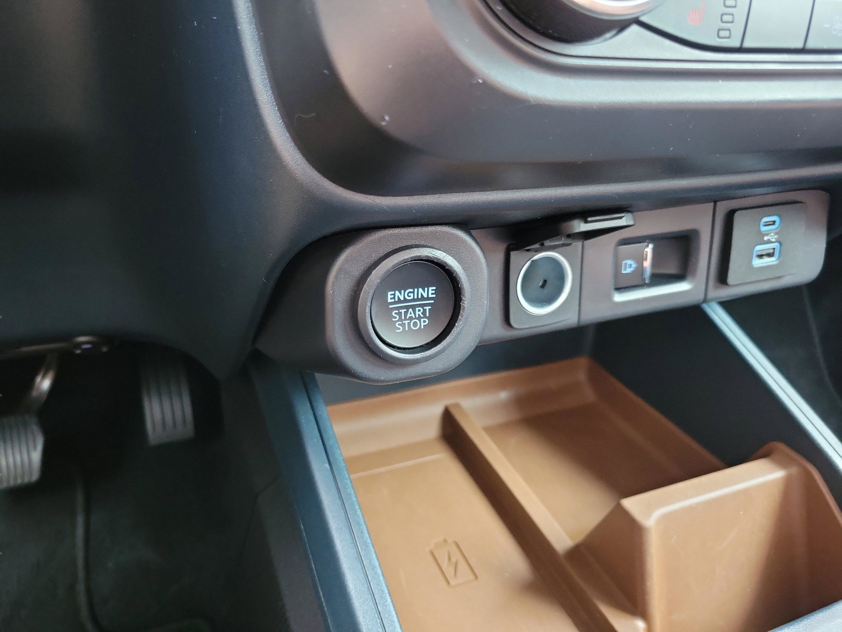 Certified 2024 Ford Maverick Lariat FWD image 30
