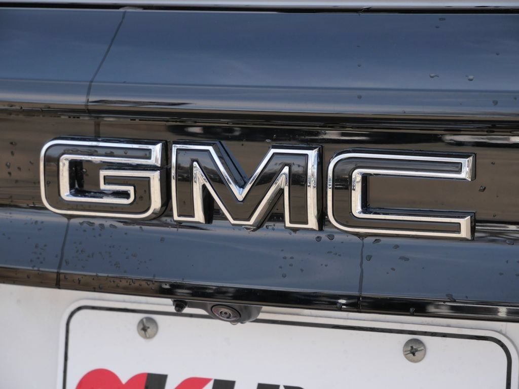New 2026 GMC Acadia Elevation w/ Black Edition AWD/4WD image 17