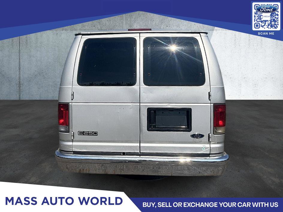 Used 2004 Ford E-250 and Econoline 250 Extended image 3