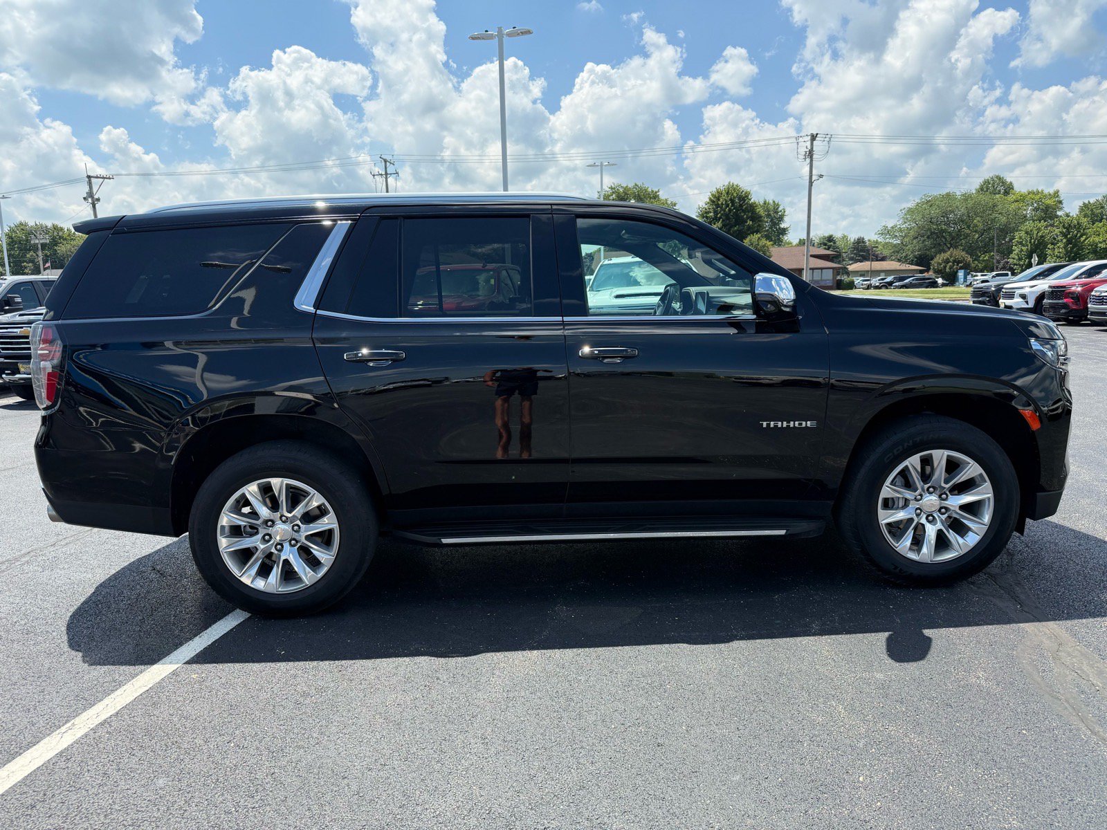 Used 2024 Chevrolet Tahoe Premier w/ Premium Package AWD/4WD image 6