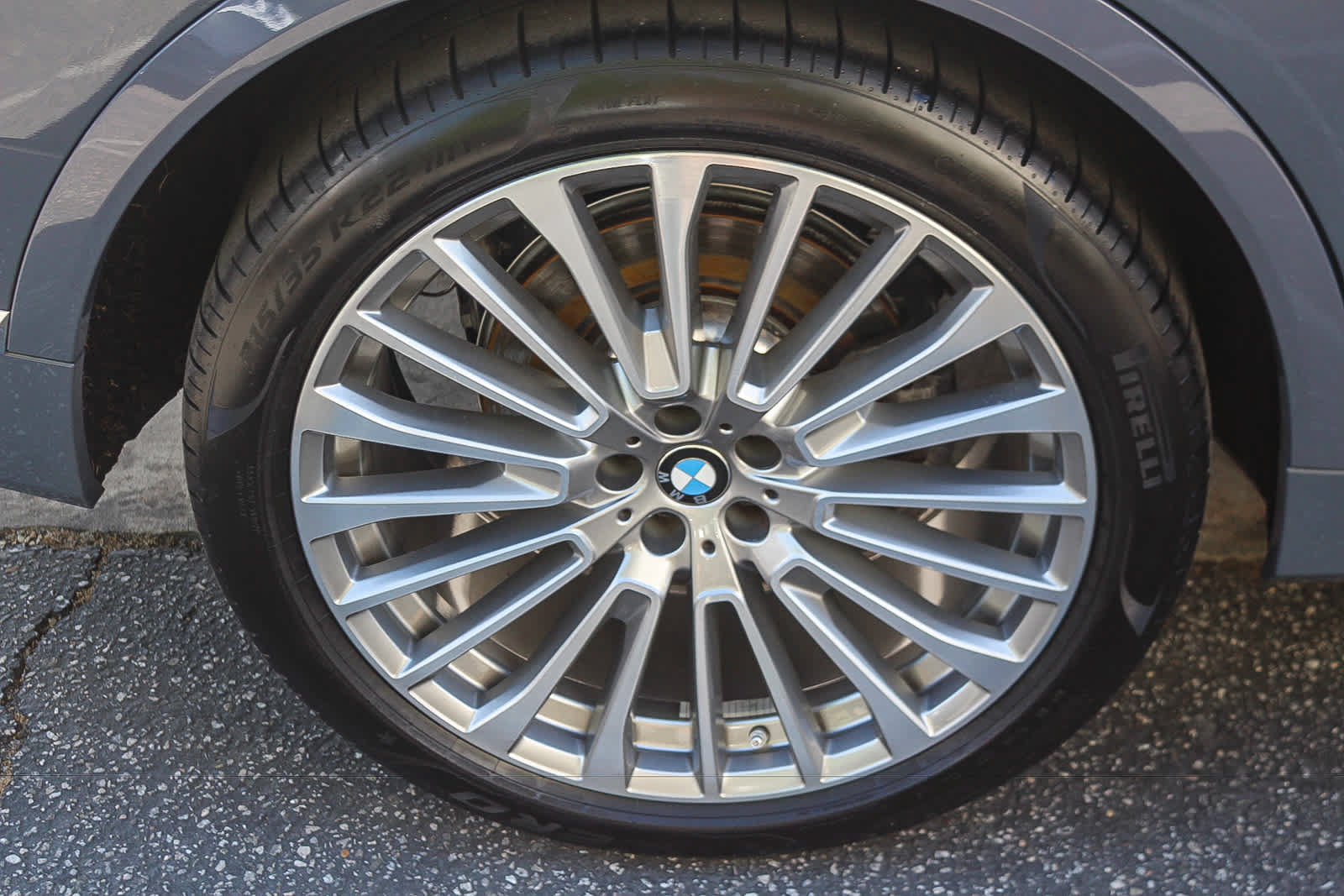 Used 2024 BMW X7 xDrive40i w/ Premium Package AWD/4WD image 8