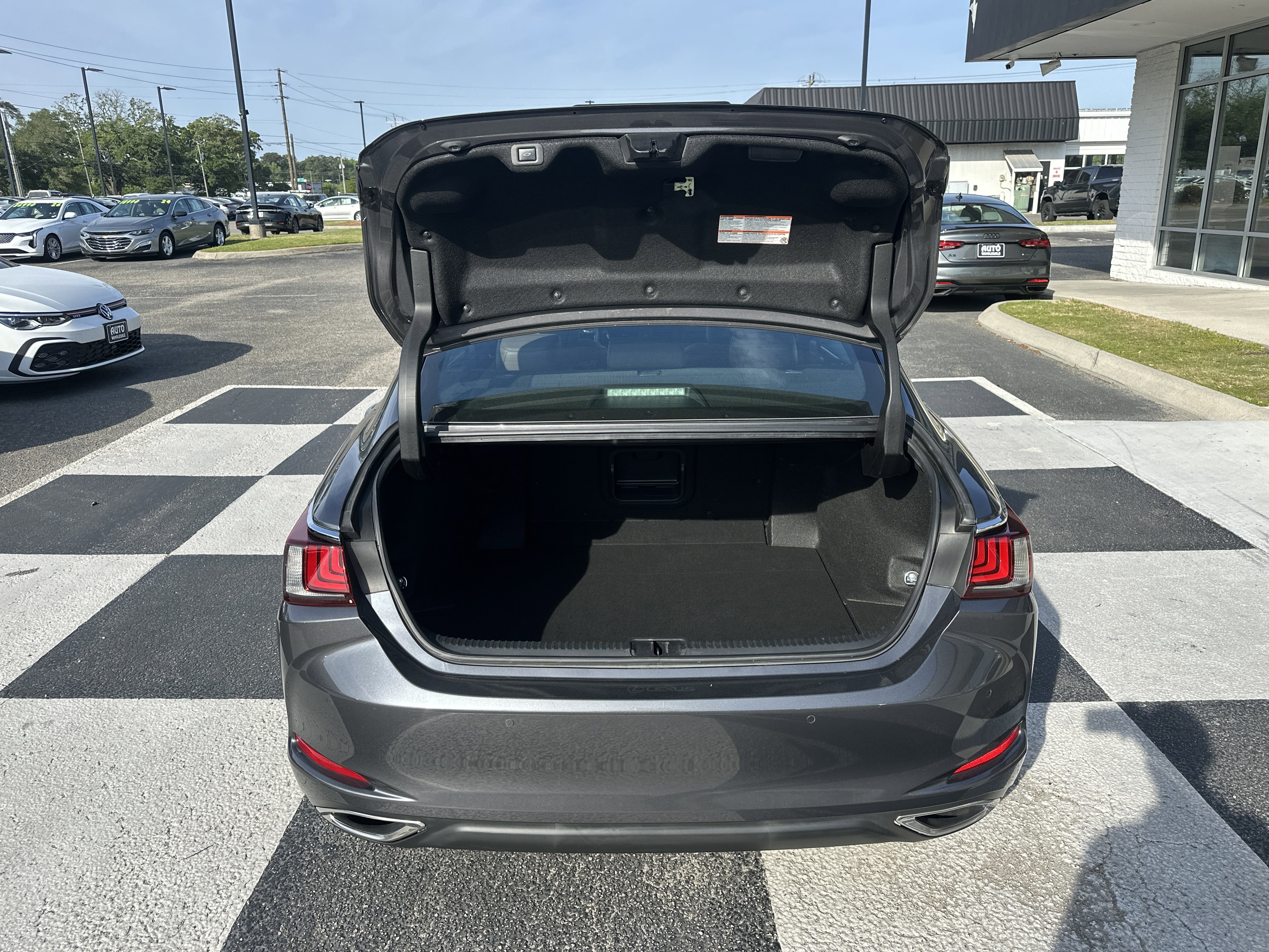 Used 2022 Lexus ES 350 w/ Premium Package image 5