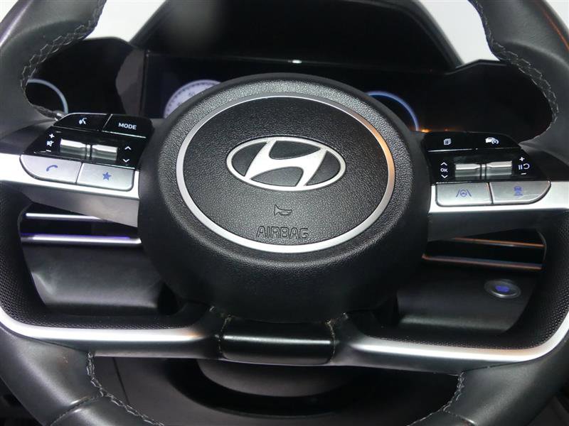 Used 2025 Hyundai Elantra Limited FWD image 31