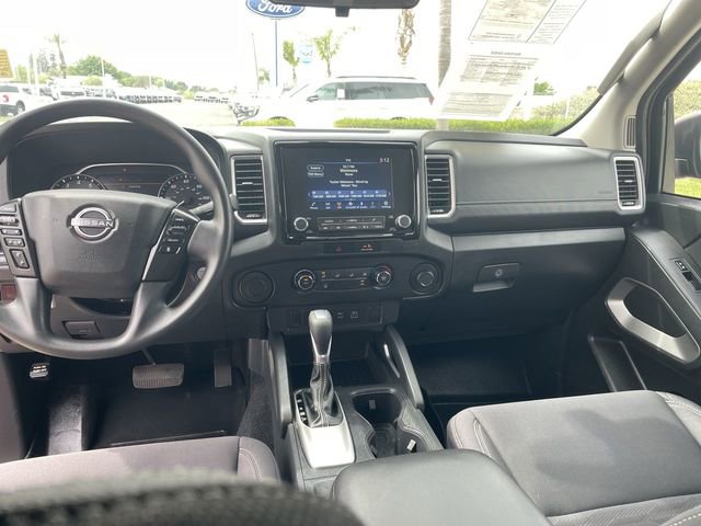 Used 2022 Nissan Frontier SV w/ Technology Package RWD image 19