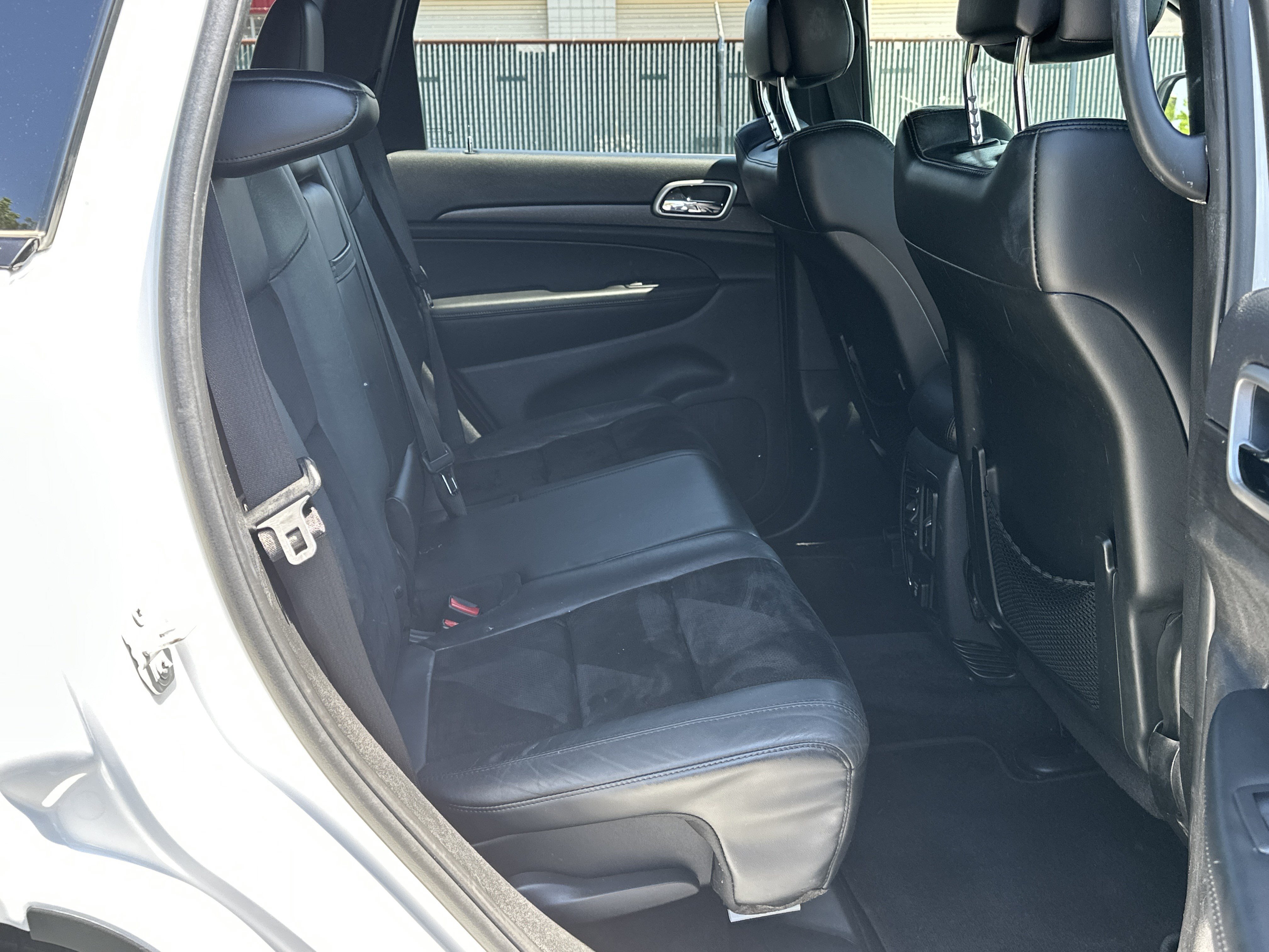 Used 2018 Jeep Grand Cherokee Altitude RWD image 13