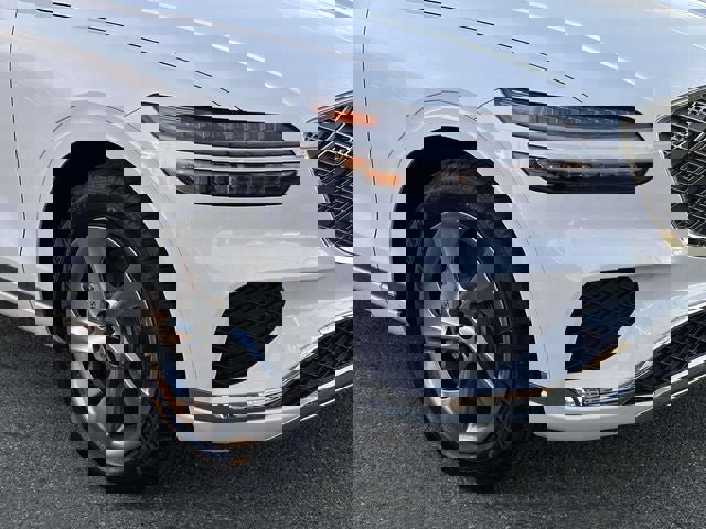 Used 2026 Genesis GV70 2.5T Select image 13