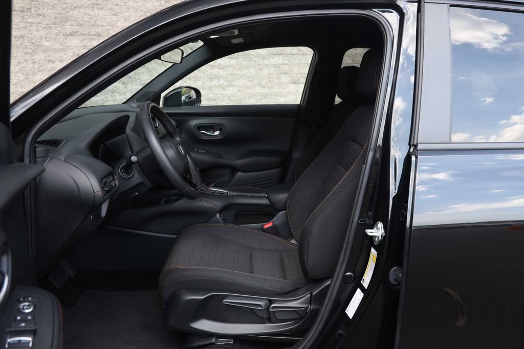 Used 2025 Honda HR-V Sport image 24