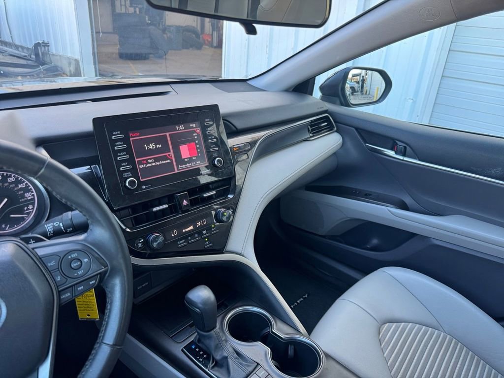 Used 2022 Toyota Camry SE image 12
