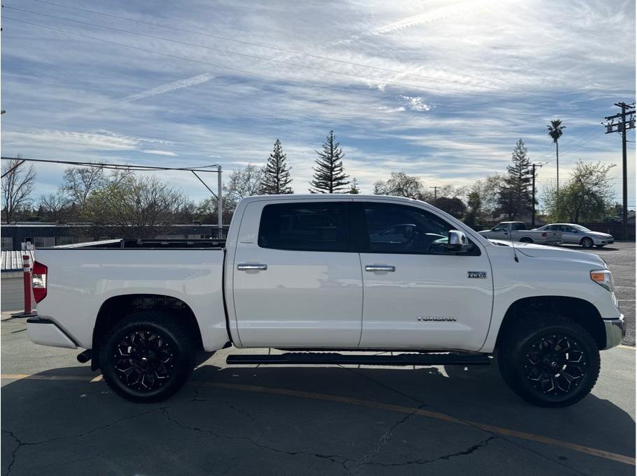 Used 2015 Toyota Tundra Limited w/ Limited Premium Package AWD/4WD image 5