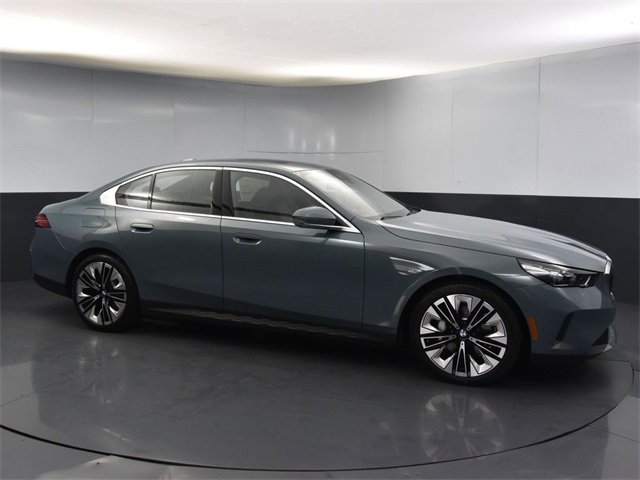 New 2024 BMW 530i w/ Premium Package image 26